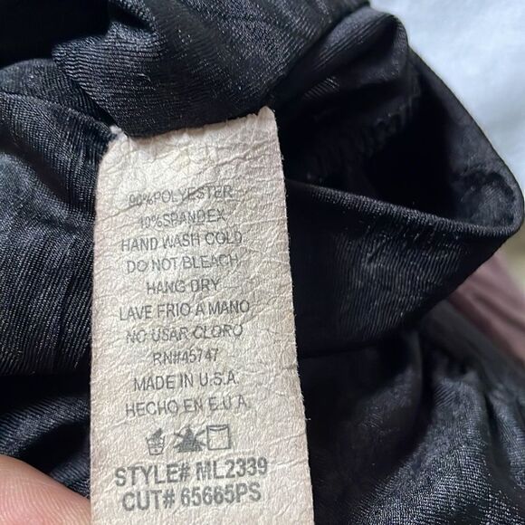 Moda Dress Top w/ Plunging Neckline, Open Back & Subtle Designs (Size: Small) - Picture 6 of 15